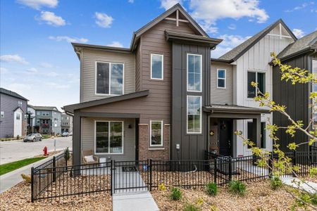 Pacific Collection at The Townes at Skyline Ridge by Century Communities in Castle Pines - photo 2 2