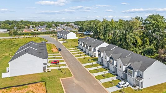 Trenton Place by Veranda Homes in Roebuck - image