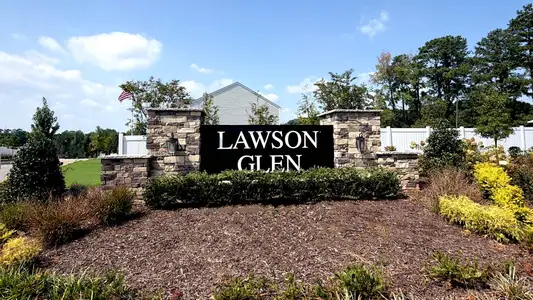Lawson Glen by D.R. Horton in Clayton - image