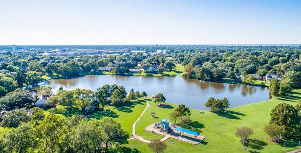 Windrose Green by Lennar in Angleton - image