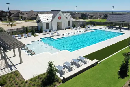 Pecan Square: 50ft. lots by Highland Homes in Northlake - image 3