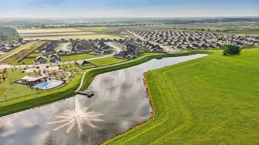 Newport Pointe by D.R. Horton in Crosby - image