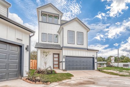 Regents Court by Colina Homes in Houston - photo 2 2