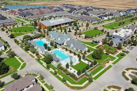 Pecan Square: 50ft. lots by Highland Homes in Northlake - image