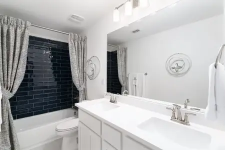 Reunion by UnionMain Homes in Rhome - image 20