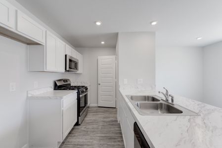 Heather Heights by National HomeCorp in Itasca - image 12