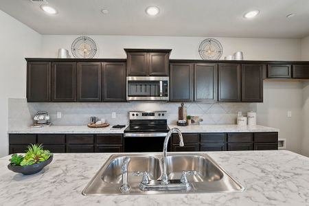 Cloverleaf Crossing Townhomes by HistoryMaker Homes in Mesquite - photo 25 25