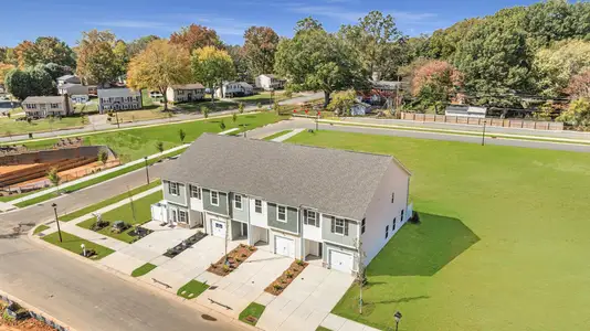 Townes at Ribbon Walk by Dream Finders Homes in Charlotte - image