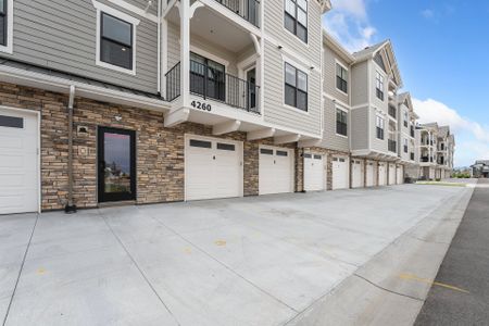 The Lakes at Centerra - North Shore Flats 16