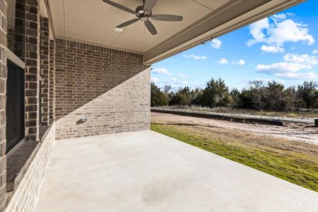 Fair Oaks by Doug Parr Custom Homes in Runaway Bay - image 3