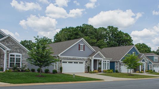 Villas on 5th by Epcon Communities in Mebane - image