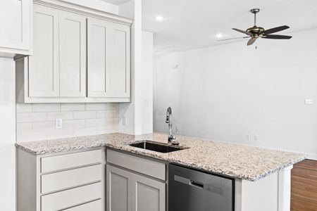 Fair Oaks by Doug Parr Custom Homes in Runaway Bay - image 18