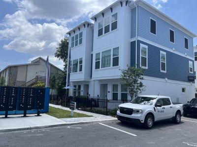 Central Living - Tampa City Home by David Weekley Homes in Tampa - photo 10 10