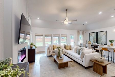 Kings Way by M/I Homes in Denton - image 8