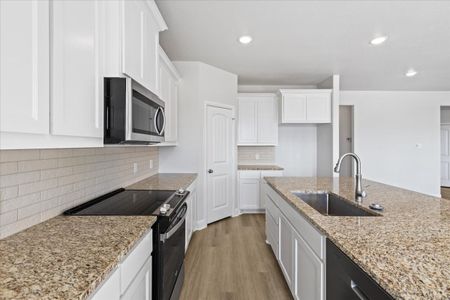 Fair Oaks by Doug Parr Custom Homes in Runaway Bay - image 6