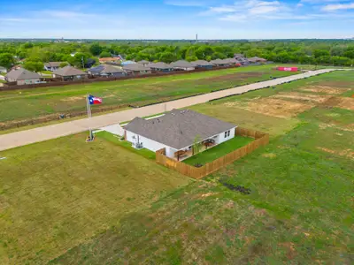 Courtland Place by Century Communities in Cleburne - image