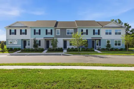 Loch Leven Park by Park Square Residential in Mount Dora - image