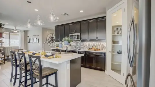 Castillo at Anderson Parc by Brightland Homes in Buckeye - image 3