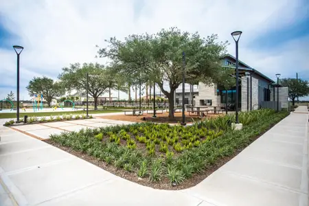 Candela South by Westin Homes in Richmond - image 2