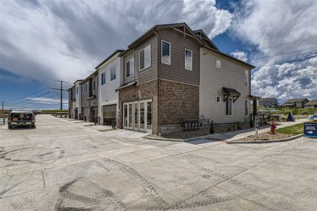 Pacific Collection at The Townes at Skyline Ridge by Century Communities in Castle Pines - photo 4 4