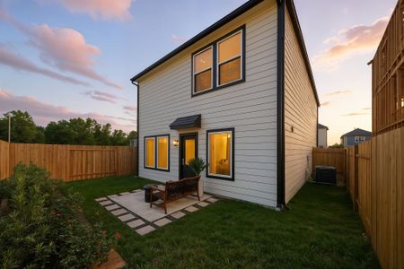 Cloverdale by Century Communities in Houston - image 9