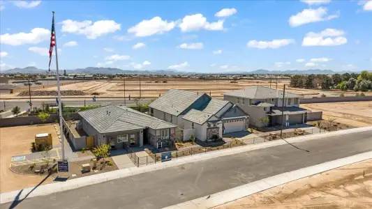 Apache Farms by Dream Finders Homes in Buckeye - image