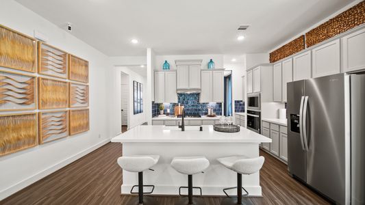 Hunters Crossing 60s by HistoryMaker Homes in Sealy - image 3