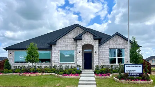 Lakeview Pointe by D.R. Horton in Grand Prairie - image