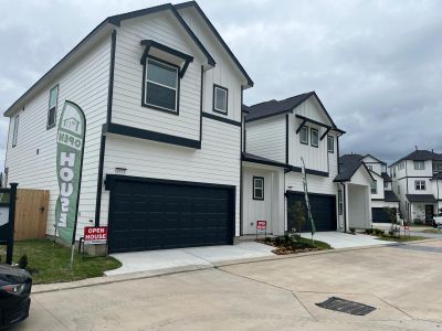 Regents Court by Colina Homes in Houston - photo 4 4