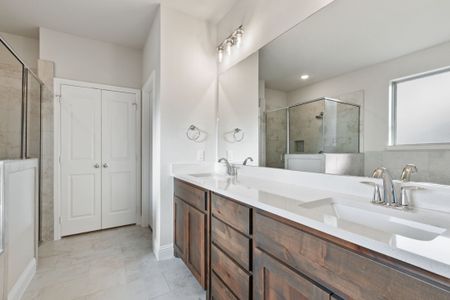 Monarch Manor by Doug Parr Custom Homes in Poolville - image 5