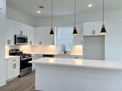 Sunshine Bastrop by Lexen Homes in Houston - photo 31 31