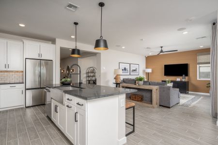 Bentridge – Peak Series by Landsea Homes in Buckeye - photo 18 18