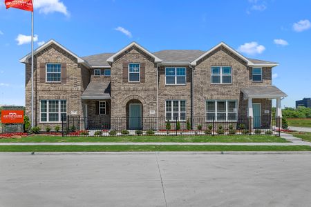 Cloverleaf Crossing Townhomes by HistoryMaker Homes in Mesquite - photo 0 0