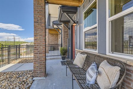 6983 ipswich court - web quality - 005 - 06 front porch