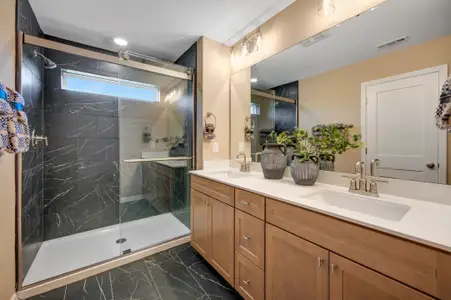 Townes on Leesville by Beazer Homes in Durham - image 6