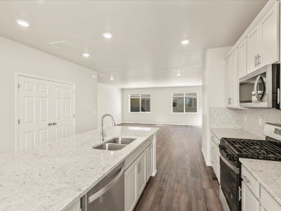 Vive on Via Varra: The Apex Collection by Meritage Homes in Broomfield - photo 109 109