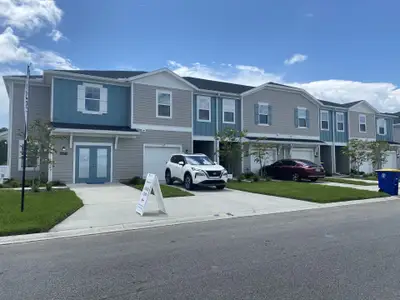 Mill Creek North Townhomes by Lennar in Jacksonville - image