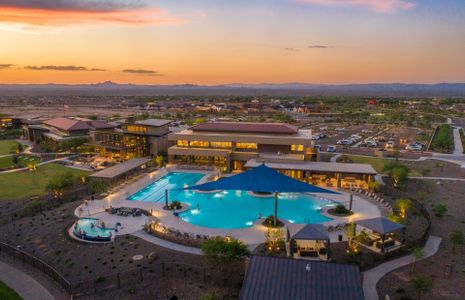 Saguaro Center Pool