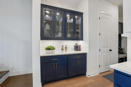 Austin Point Summit by Drees Custom Homes in Richmond - image 5