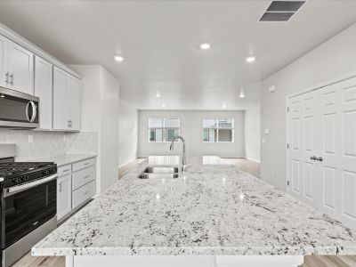 Vive on Via Varra: The Apex Collection by Meritage Homes in Broomfield - photo 45 45