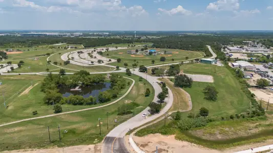 The community is only about a mile away from Southeast Metropolitan Park.