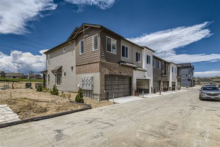 Pacific Collection at The Townes at Skyline Ridge by Century Communities in Castle Pines - photo 5 5