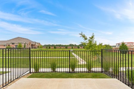 Mira Lagos by Grenadier Homes in Grand Prairie - image 16