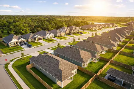 Ambrose by M/I Homes in La Marque - image