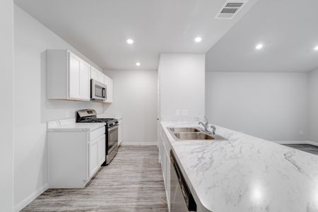 Las Colinas by National HomeCorp in Kenedy - image 11