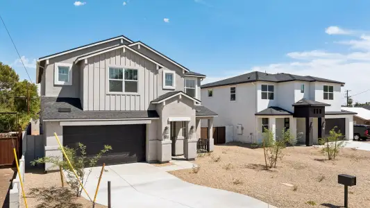 Oak Park Manor Signature Homesites by D.R. Horton in Phoenix - image