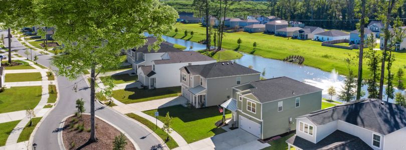 Edgewater at New Hampstead by Lennar in Bloomingdale - image