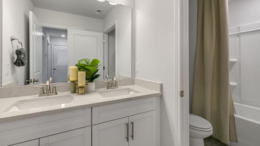 The Meadows at Kinsley by D.R. Horton in Jamestown - image 16