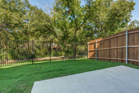 Enclave Villas Townhomes by Robbie Hale Homes in Dallas - photo 8 8