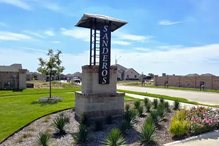 Sanderos by M/I Homes in Fort Worth - image